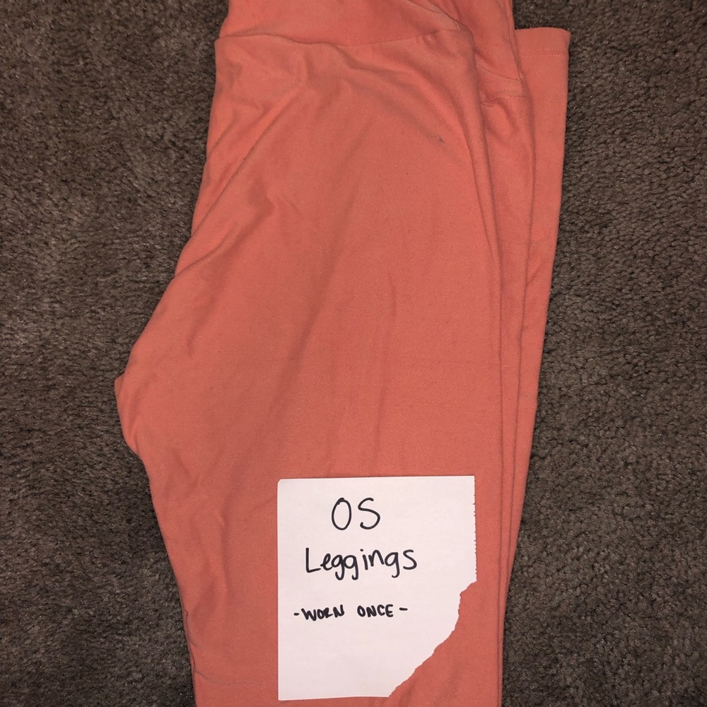Peach LuLaRoe OS leggings - worn once